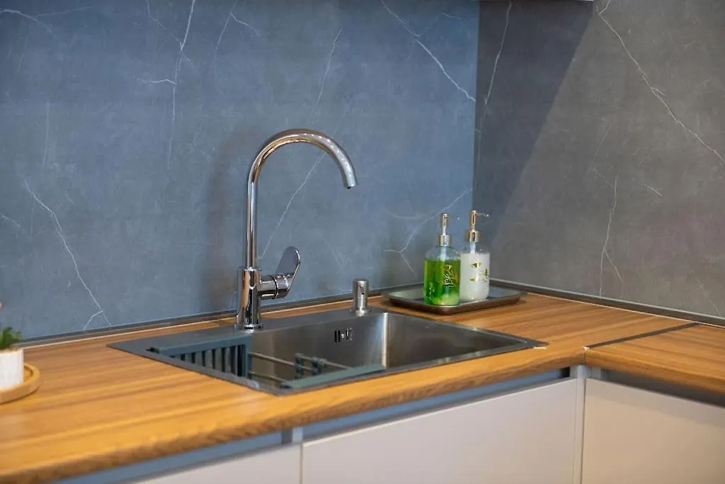 Gg Home -2Br Apartment With View To City And River Τυφλίδα