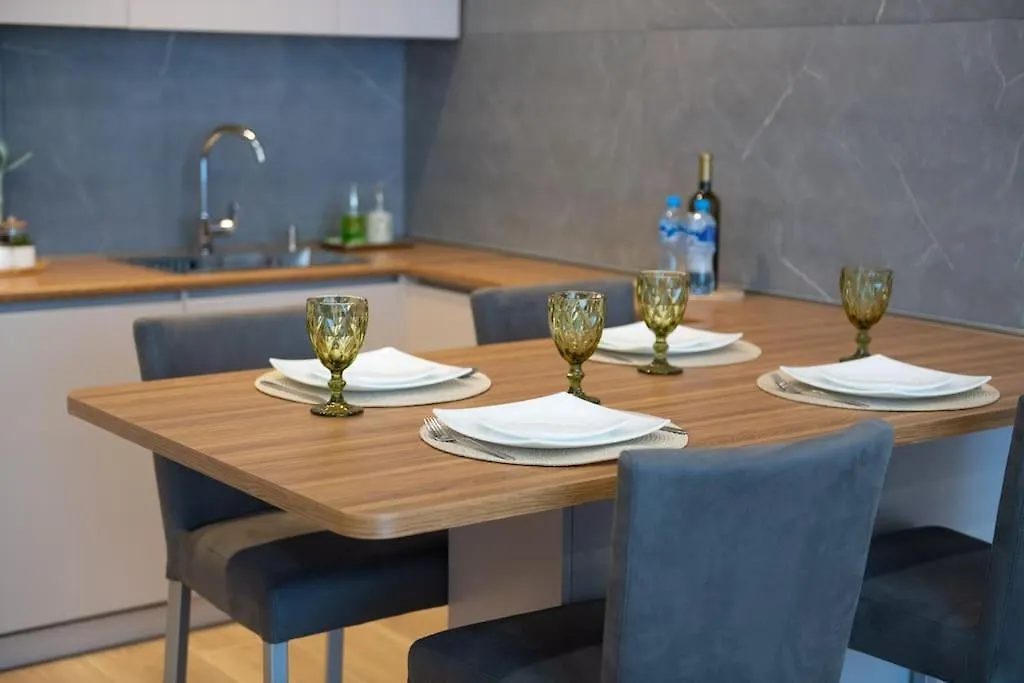 Gg Home -2Br Apartment With View To City And River Τυφλίδα