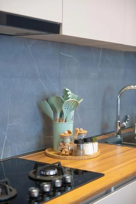 Gg Home -2Br Apartment With View To City And River Τυφλίδα