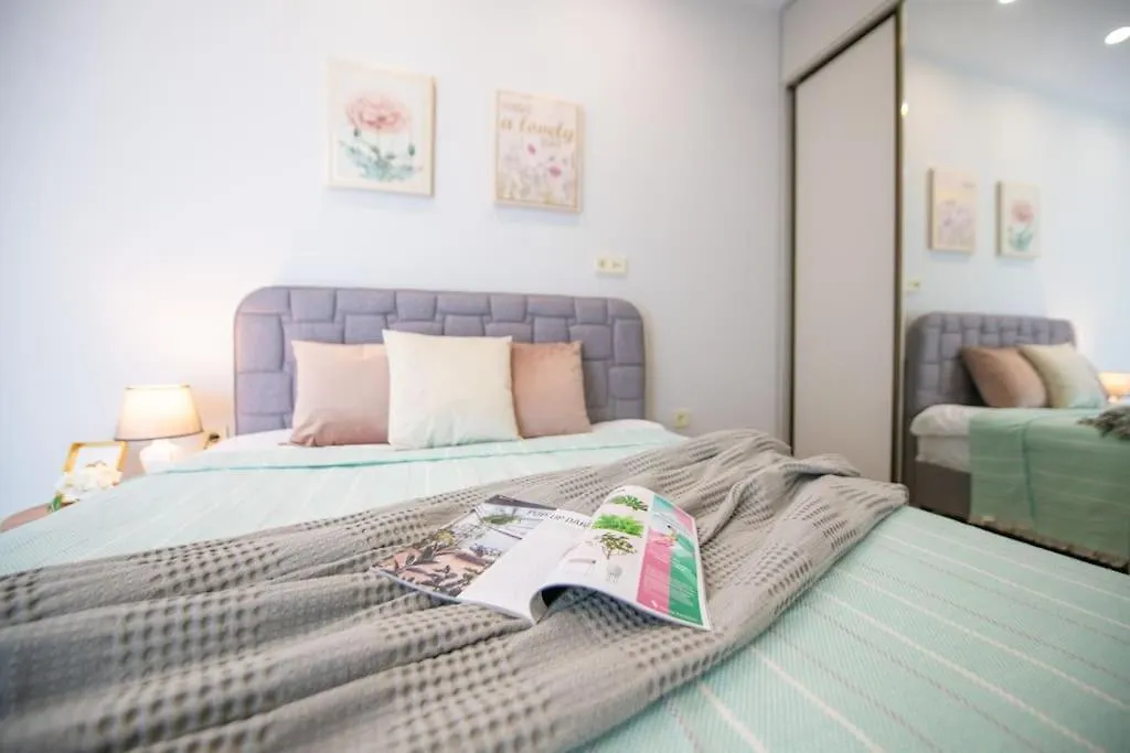 Gg Home -2Br Apartment With View To City And River Τυφλίδα
