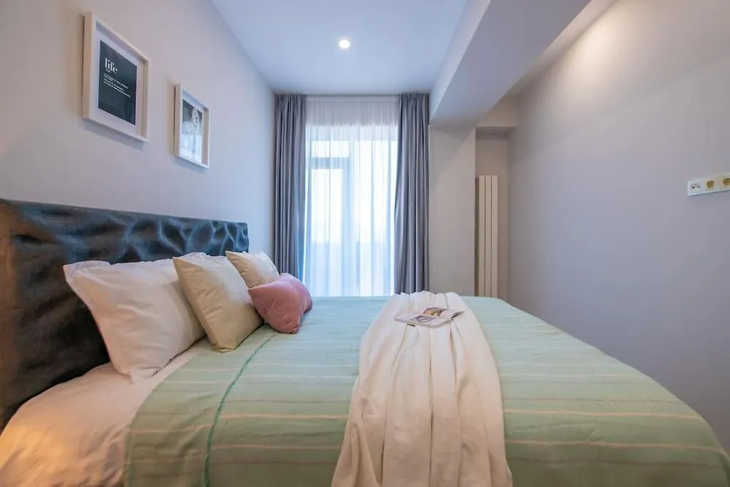 Gg Home -2Br Apartment With View To City And River Τυφλίδα